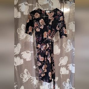 Maternity wrap dress